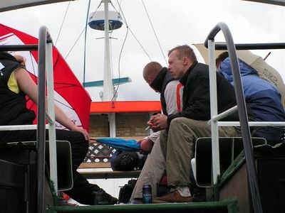 Kige julgemad okupeerisid laevalae
Elu vihmavarjude all
Nyckelord: Kungla suvepevad